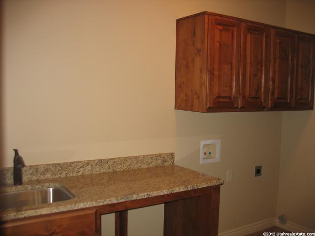 16 Lankshire Dr, Pleasant View, UT 84414 — photo 8
