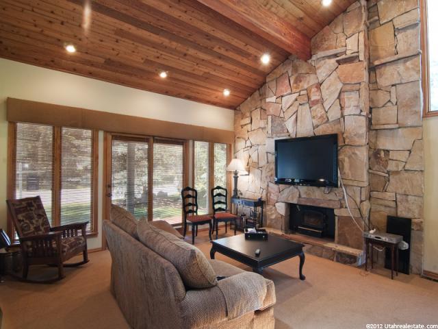 2102 Webster Dr, Park City, UT 84060 — photo 2
