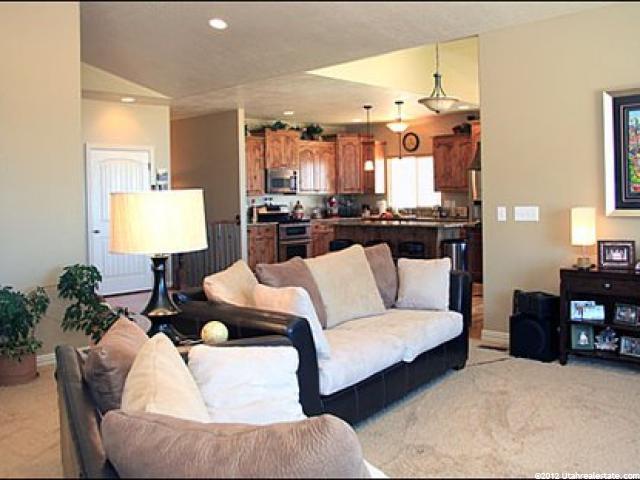 192 E Edgecrest Ln, North Salt Lake, UT 84054 — photo 3