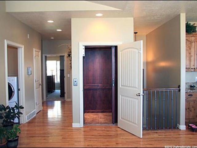 192 E Edgecrest Ln, North Salt Lake, UT 84054 — photo 6