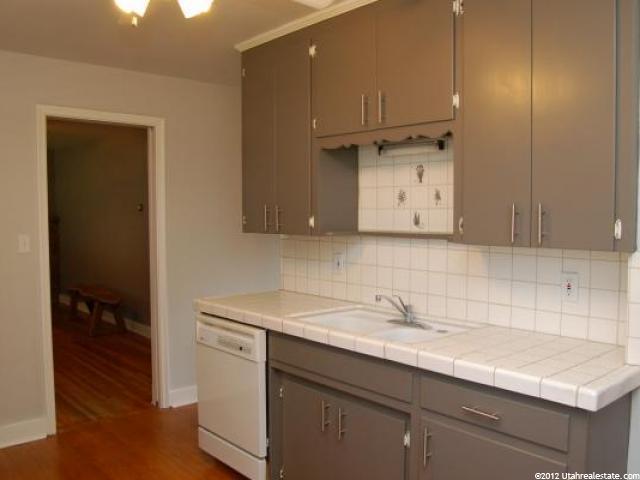 397 E Saunders St, Murray, UT 84107 — photo 8
