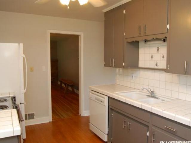 397 E Saunders St, Murray, UT 84107 — photo 9