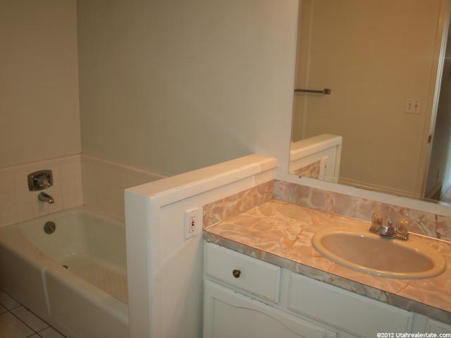 2512 E 1950 N, Layton, UT 84040 — photo 7