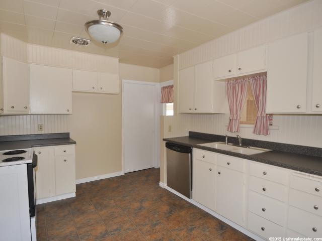 6175 S Clear St, Murray, UT 84107 — photo 2