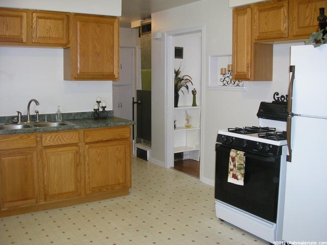 24 N Ronald Ave, Layton, UT 84041 — photo 3