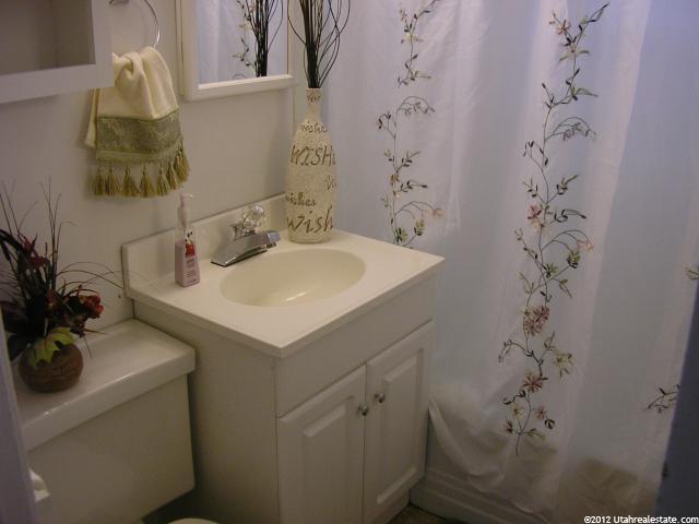24 N Ronald Ave, Layton, UT 84041 — photo 7