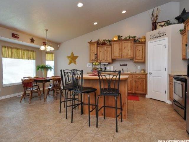 589 W 25 N, Clearfield, UT 84015 — photo 4