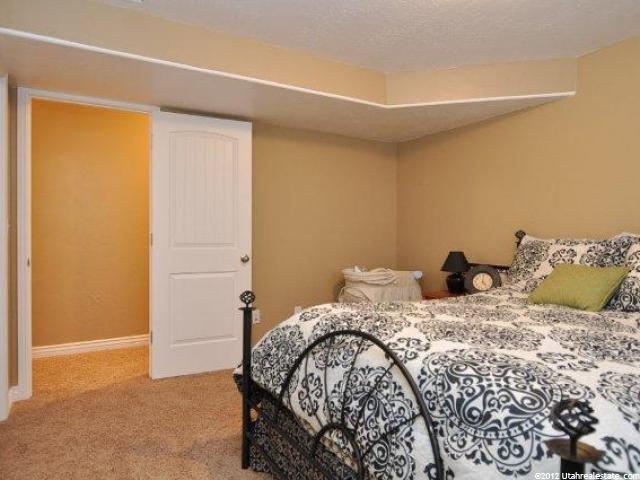 589 W 25 N, Clearfield, UT 84015 — photo 10