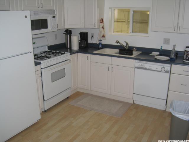 1608 W 2225 S, Woods Cross, UT 84087 — photo 10