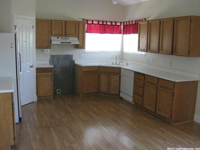 623 Apple Tree Dr, Sandy, UT 84070 — photo 2