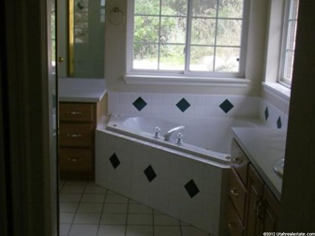 3261 E Twin Peaks Dr, Layton, UT 84040 — photo 10