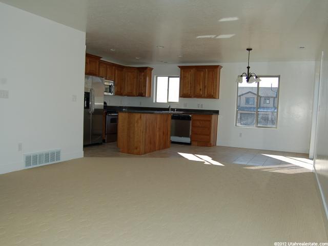 4 N Arnold Dr, Layton, UT 84041 — photo 2