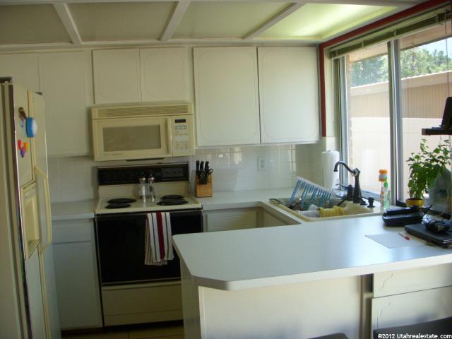 936 S Bristol Rd E, Fruit Heights, UT 84037 — photo 4