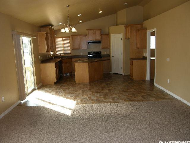 206 E Box Elder Dr, Grantsville, UT 84029 — photo 7