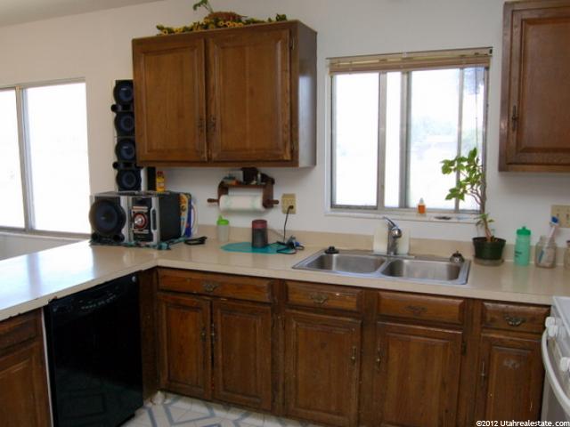 270 W 2400 S, Clearfield, UT 84015 — photo 7