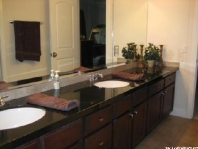 388 W Paddock Ln S, Kaysville, UT 84037 — photo 11