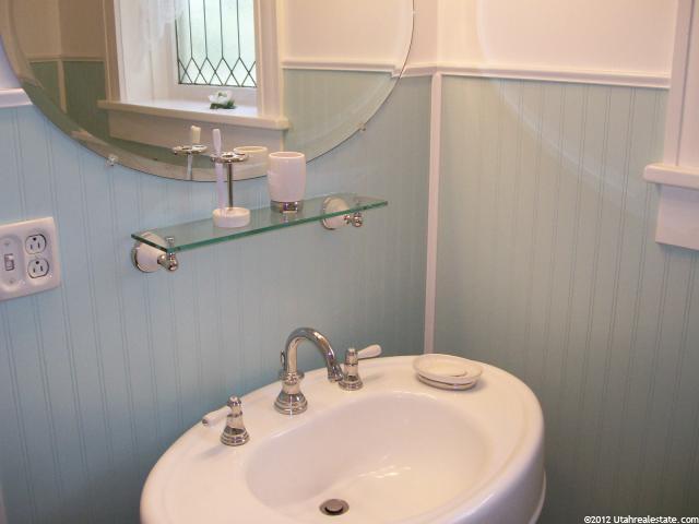 207 E 200 N, Nephi, UT 84648 — photo 12