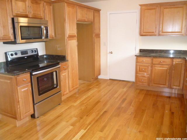 740 E Sandy Dunes Cir, Sandy, UT 84094 — photo 2