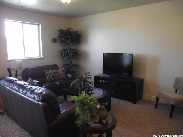 693 N 240 E, Smithfield, UT 84335 — photo 3