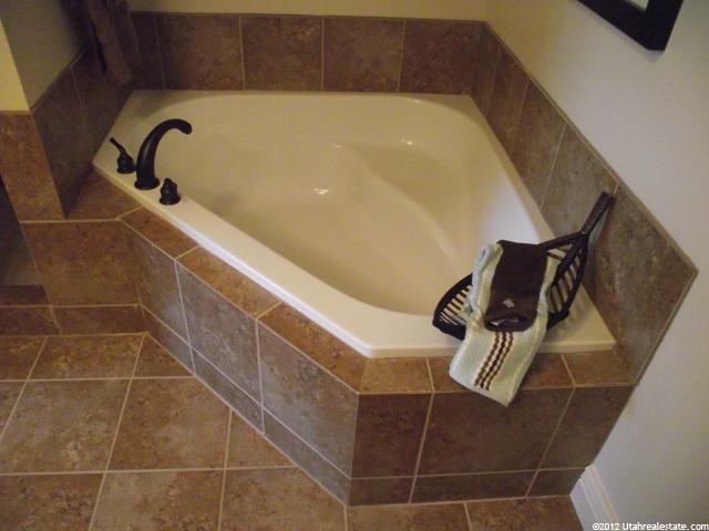 693 N 240 E, Smithfield, UT 84335 — photo 5