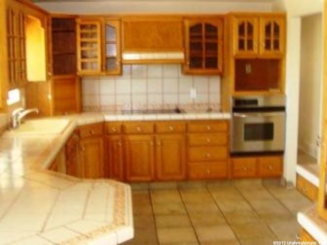 5299 S 2150 W, Roy, UT 84067 — photo 4