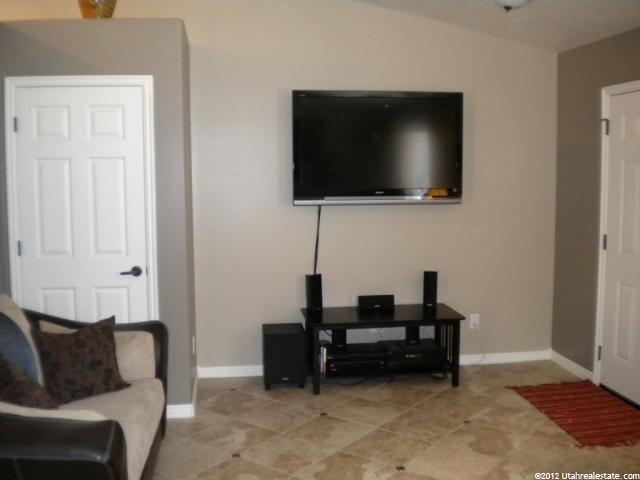 211 N Sam Gates Rd, Ogden, UT 84404 — photo 2