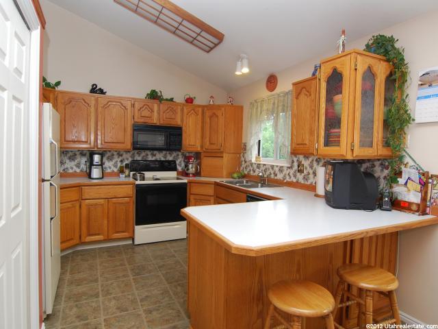 2116 N 2350 E, Layton, UT 84040 — photo 4