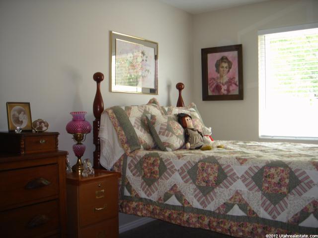 98 S 1000 E, River Heights, UT 84321 — photo 6