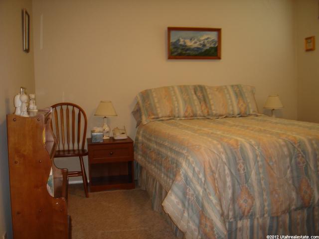 98 S 1000 E, River Heights, UT 84321 — photo 8