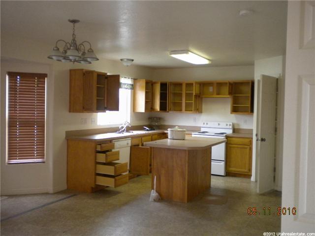 2479 W 1600 N, Clinton, UT 84015 — photo 8