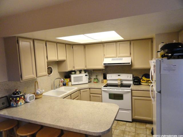 5545 S 2100 W #D-19, Roy, UT 84067 — photo 3