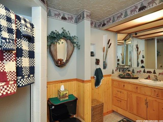 1364 N 400 E, Centerville, UT 84014 — photo 7