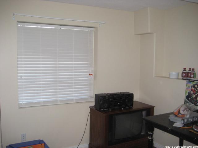 5075 S 3195 W, Roy, UT 84067 — photo 9