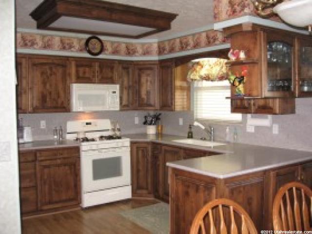 38 E Phillips St, Layton, UT 84041 — photo 2