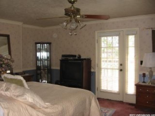 38 E Phillips St, Layton, UT 84041 — photo 4