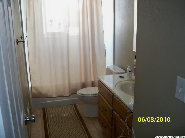 67 W 2000 N, Sunset, UT 84015 — photo 10