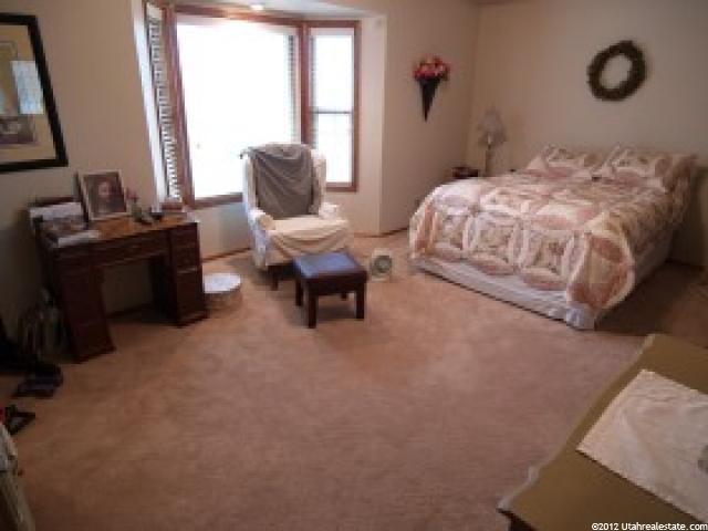 565 E 400 S, Preston, ID 83263 — photo 5