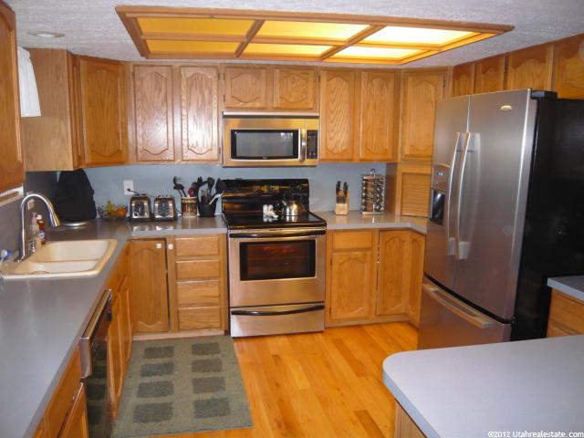 1884 E 2100 N, Layton, UT 84040 — photo 6
