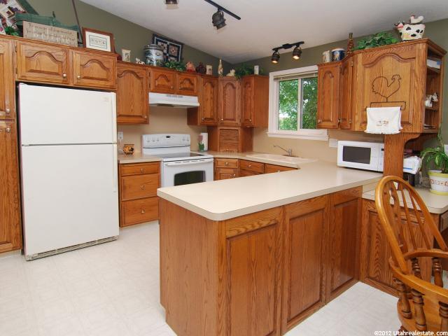 574 S 250 E, Kaysville, UT 84037 — photo 2