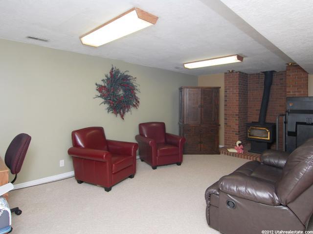 574 S 250 E, Kaysville, UT 84037 — photo 6