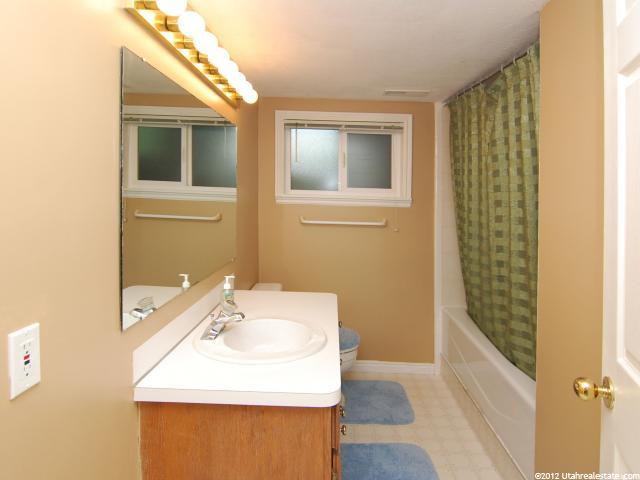 574 S 250 E, Kaysville, UT 84037 — photo 7