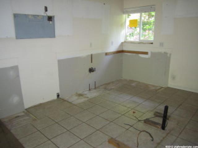 214 E Ogden Cyn S, Ogden, UT 84401 — photo 6