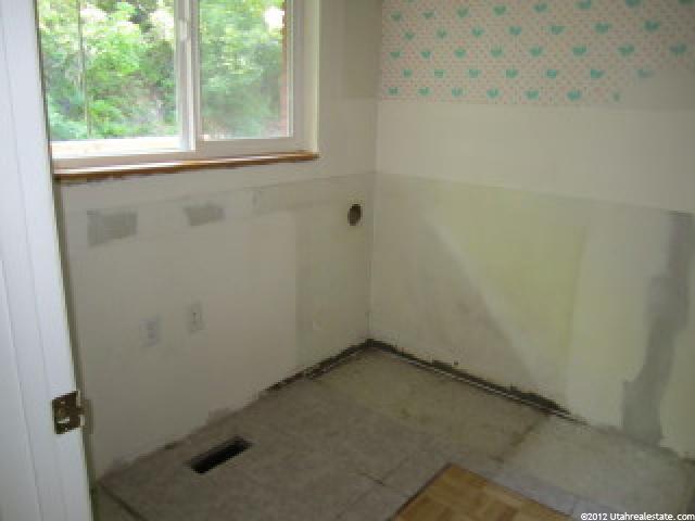 214 E Ogden Cyn S, Ogden, UT 84401 — photo 7