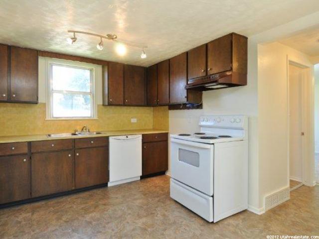 2058 W 4400 S, Roy, UT 84067 — photo 10