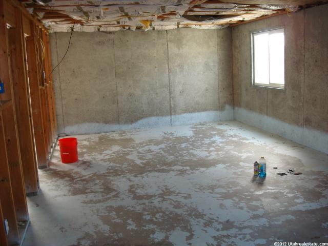 2111 S Jenny Ln, Clearfield, UT 84015 — photo 10
