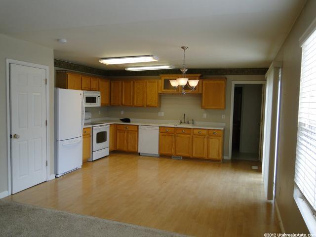 138 E 1375 N, Layton, UT 84041 — photo 4