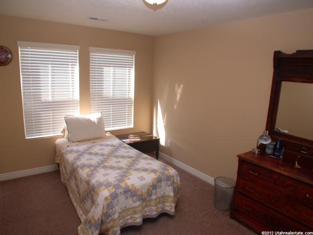 74 E Calbourne Ln, Sandy, UT 84070 — photo 11