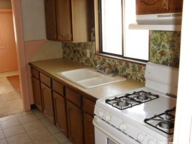 660 Kershaw St, Ogden, UT 84403 — photo 2