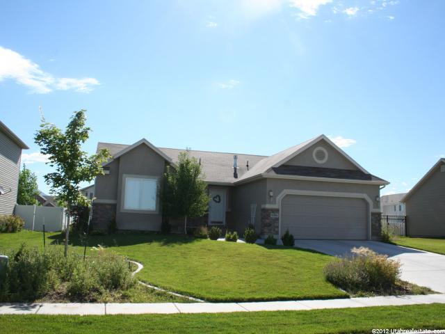 1386 N 2585 W, Clinton, UT 84015 — photo 2