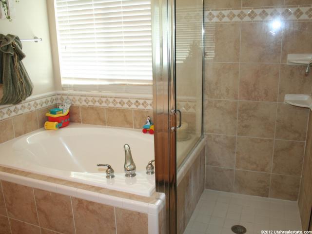 1386 N 2585 W, Clinton, UT 84015 — photo 11